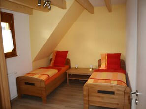 2 bedrooms, WiFi, bed sheets