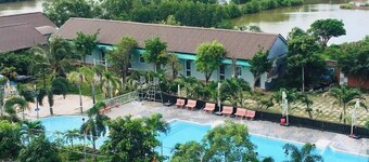 Ozon Hotel