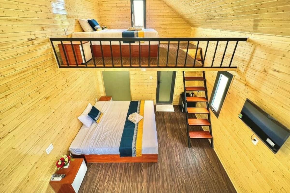 Deluxe Room, Pool View