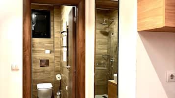 Dusche, Haartrockner, Handtücher, Seife