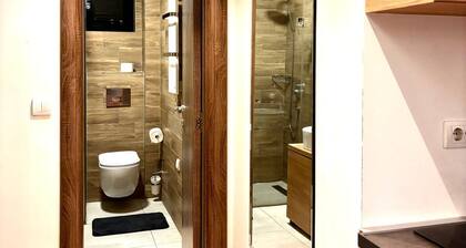 Modern One-Bedroom Retreat – Walk to Everything