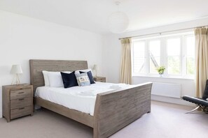 House | 5 bedrooms, Internet - Modern Family Retreat Nr Beaches and Marina (Chichester)