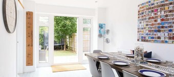 Modern Family Retreat Nr Beaches and Marina