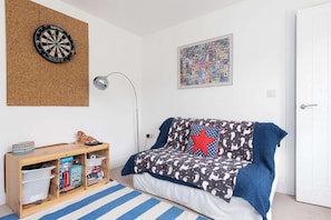 House | 5 bedrooms, Internet