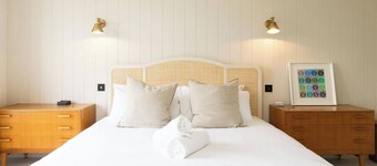 Newly Renovated Beachside Retreat for 10