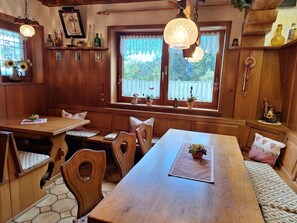 Dining - Christianshof - Holiday Apartment '3' with Mountain View, Shared Garden and Wi-Fi (Oppenau)