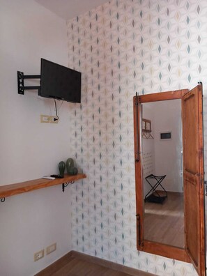 Free WiFi, wheelchair access