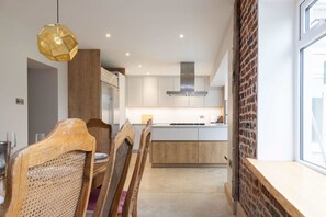 Rumah | 4 kamar tidur dan internet