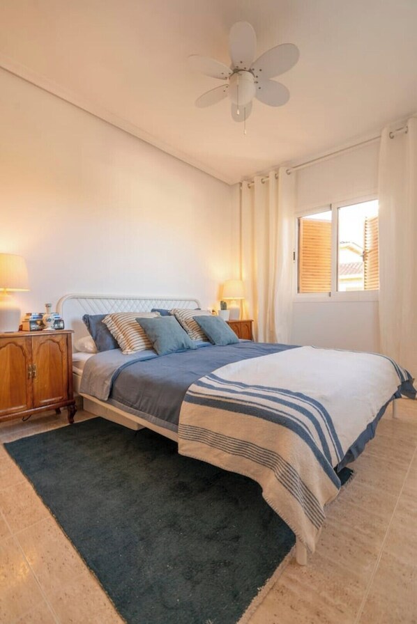2 bedrooms, iron/ironing board, Internet