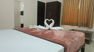 Deluxe tweepersoonskamer | Een bureau, een laptopwerkplek, gratis wifi