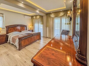 4 bedrooms, desk, iron/ironing board, free WiFi - 4 Bedrooms Villa with Pool (Chalkidiki)