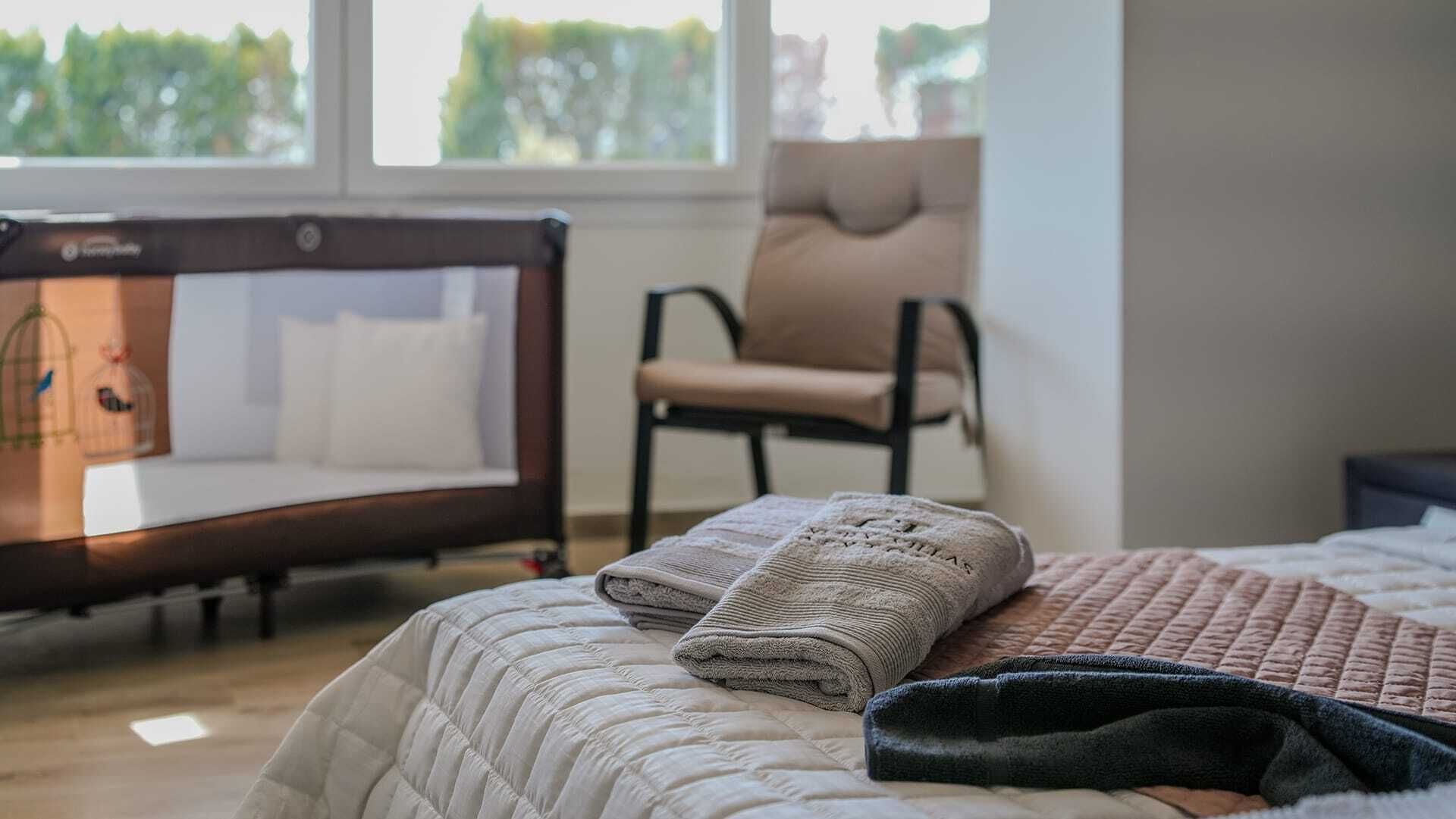 4 habitaciones, escritorio, tabla de planchar con plancha y wifi gratis 