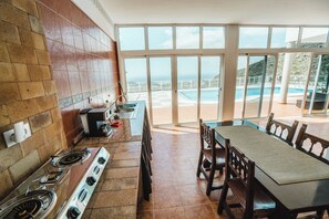 Private kitchen - Villa with private pool ideal for groups (aldea blanca)