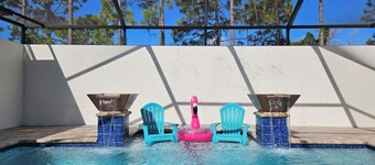Luxurious pool oasis by the springs