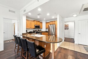 Fridge, microwave, stovetop, dishwasher