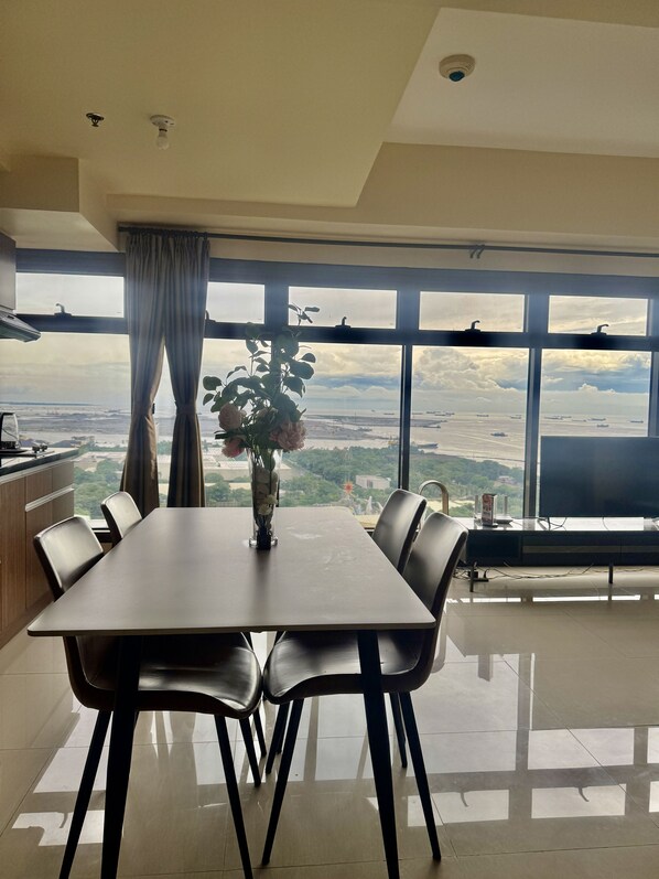 Apartamento Signature, 1 habitación, no fumadores, cocina | Servicio de comidas en la habitación