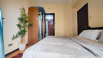 Individually decorated, individually furnished, laptop workspace