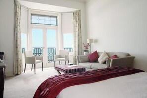 Suite monolocale, vista mare | Ferro/asse da stiro, Wi-Fi gratuito