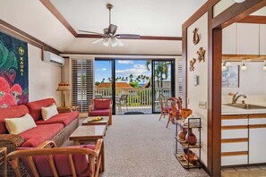 Smart TV - AMAZING location steps from the beach - Ohia Lehua Suite - AC, & PBAC included! (Poipu)