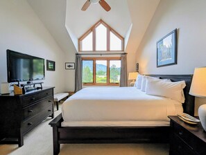 3 dormitorios, escritorio, tabla de planchar con plancha y wifi