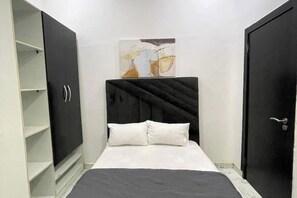 Ferros/tábuas de passar roupa, Wi-Fi, roupa de cama