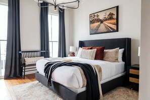 1 bedroom, desk, WiFi, bed sheets