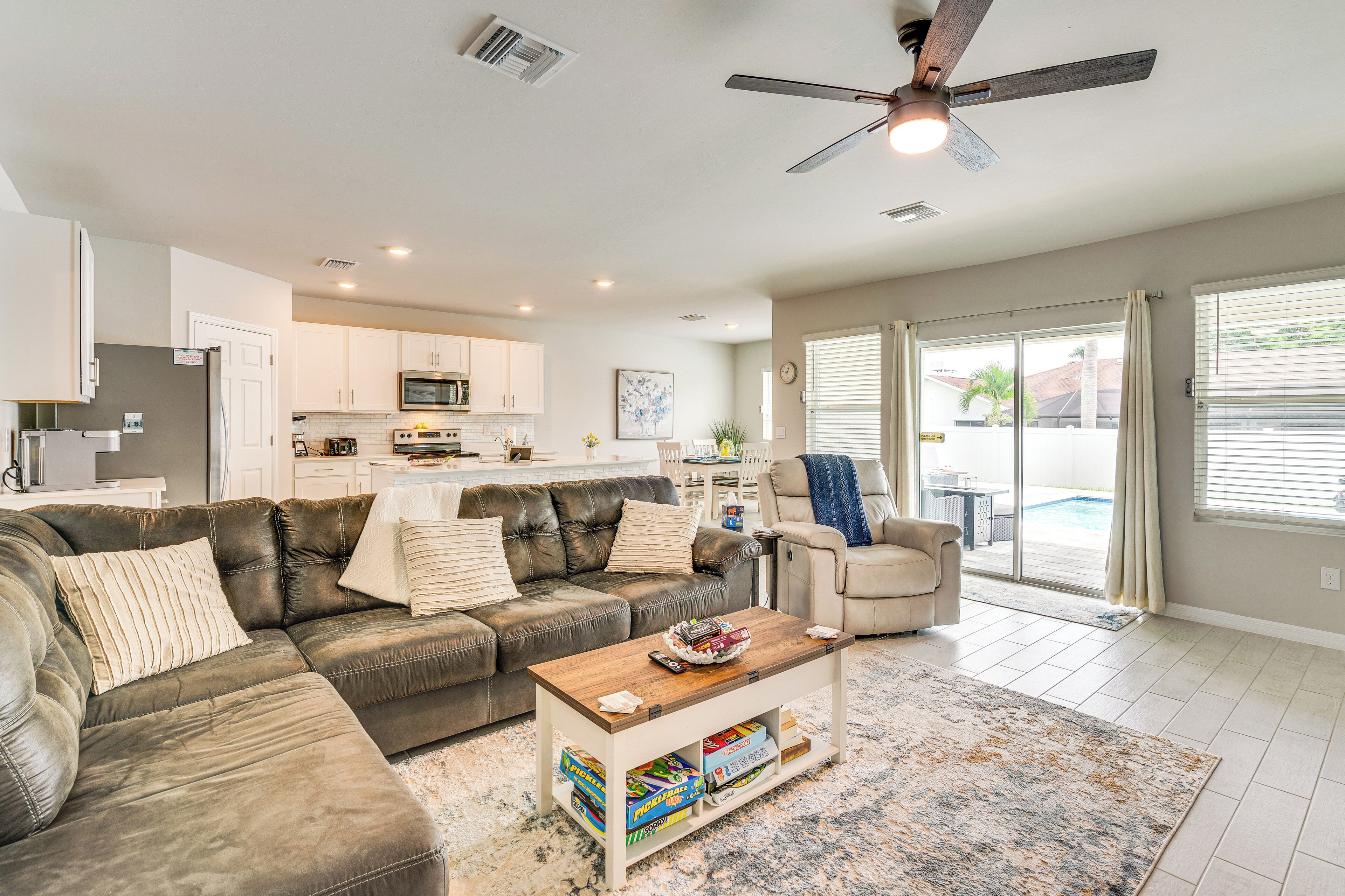 House (4 Bedrooms) | Interior