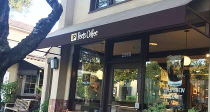 Elegant Spacious Prvt Studio ~ Upscale Berkeley