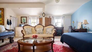 1 bedroom, desk, iron/ironing board, WiFi