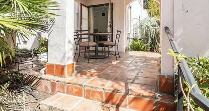 Serene Private Suite Patio ~Upscale Berkeley