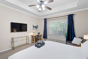 5 bedrooms, desk, iron/ironing board, WiFi