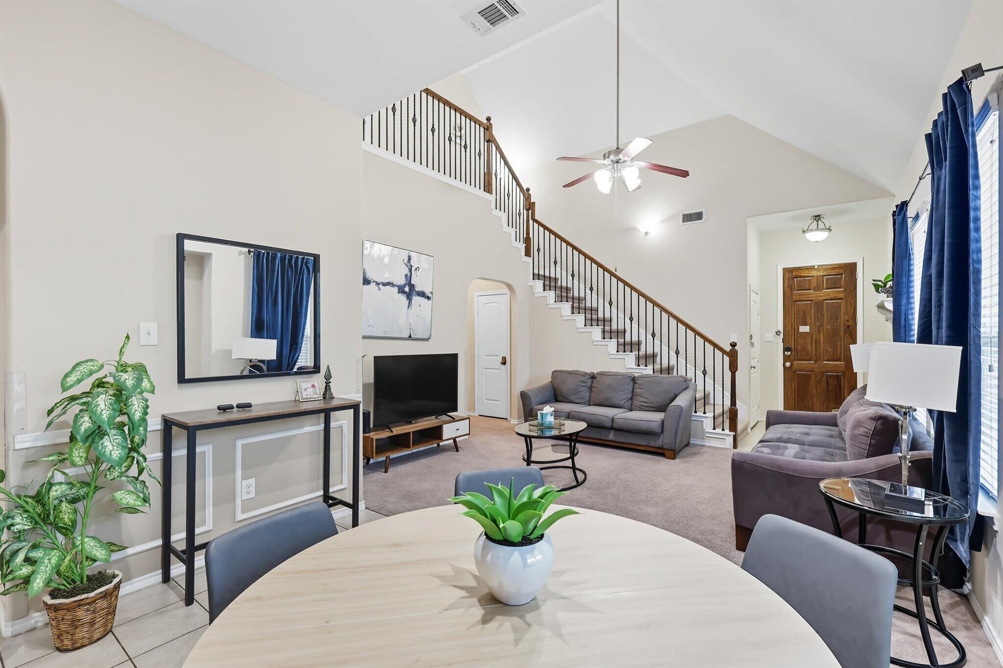 Spacious 5-bd/3-ba Forest View Getaway (Sleeps&nbsp;13) - Cedar Hill, TX