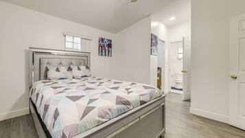 House (6 Bedrooms) | Interior