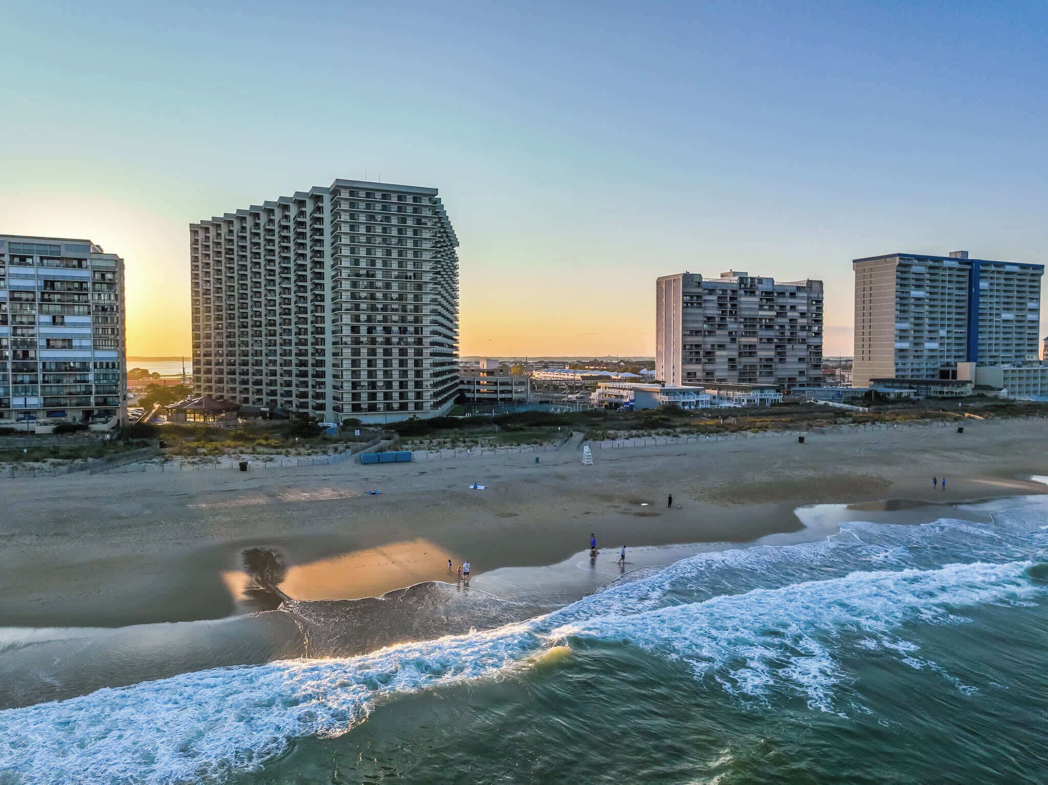 بالقرب من الشاطئ