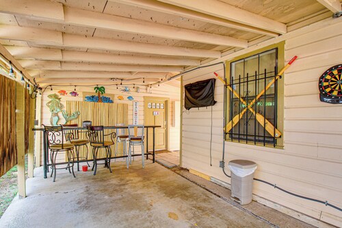 4 Mi to Mcgee Beach: Corpus Christi Home w/ Patio