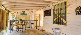 4 Mi to Mcgee Beach: Corpus Christi Home w/ Patio