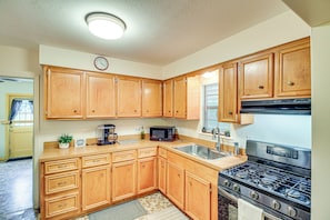 House (3 Bedrooms) | Interior