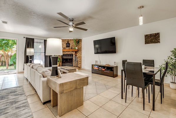 Apartment (3 Bedrooms) | Front of property