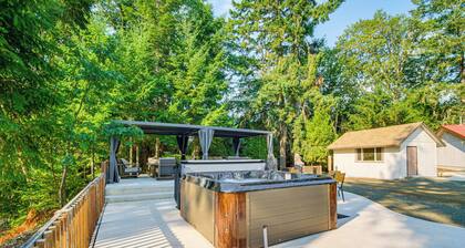 4 Mi to River: Umpqua Valley Villa w/ Fire Pit!