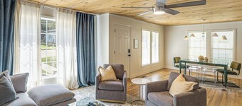 Walk to Ole Miss! Updated Home Near Oxford Square