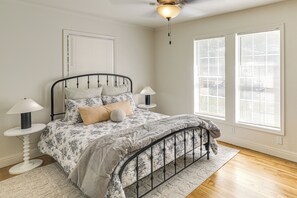 House (4 Bedrooms) | Interior