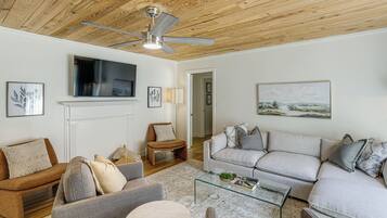 House (4 Bedrooms) | Front of property