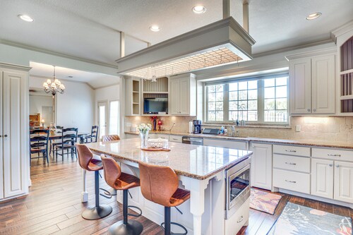 Private Hot Tub & Patio: Golf Retreat in Canyon!