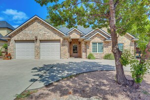 独立别墅 (4 Bedrooms) | 住宿正面