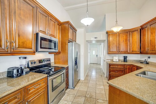 Fenced-in Yard: Home < 1 Mi to Lake Ray Hubbard!