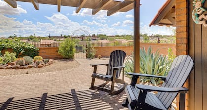 Quiet Townhome w/ Mountain Views in Green Valley