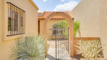 ์ํํธ (2 Bedrooms) | ๋ด๋ถ