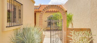 Quiet Townhome w/ Mountain Views in Green Valley