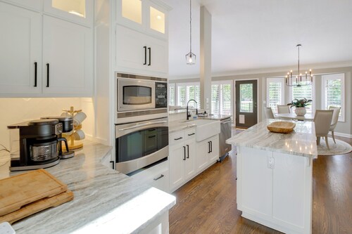 Golf Course View: Elegant Hot Springs Village Home