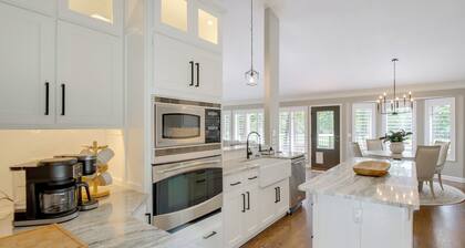 Golf Course View: Elegant Hot Springs Village Home